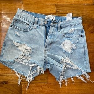 Abercrombie & Fitch |Mid Rise Boyfriend Short | 25 | 0